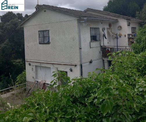Foto 1 de Venta de casa en calle Pontevedra de 3 habitaciones con terraza y jardín