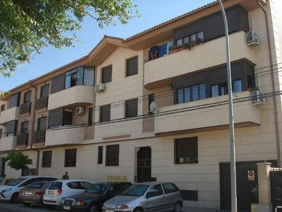 Foto 2 de Pis en venda a calle Estadio de 3 habitacions amb terrassa i garatge