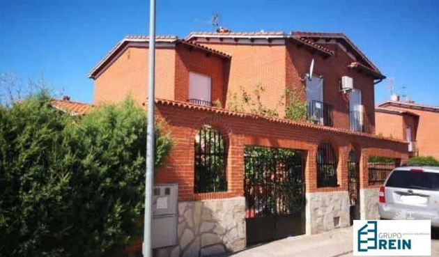 Foto 2 de Casa en venda a Alcabón de 3 habitacions amb terrassa