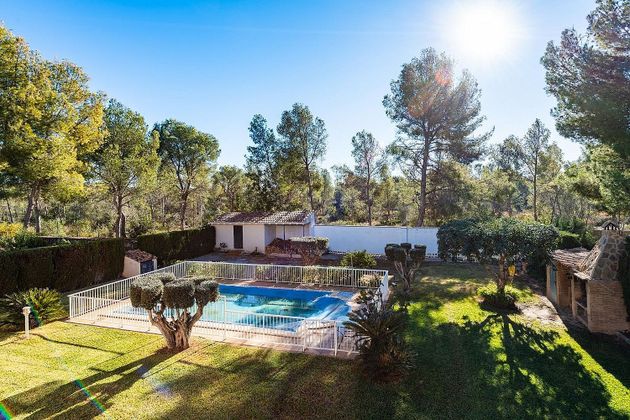 Foto 1 de Venta de chalet en Serra de 5 habitaciones con terraza y piscina