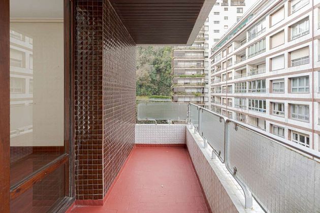 Foto 2 de Venta de piso en Amara - Berri de 1 habitación con terraza y piscina