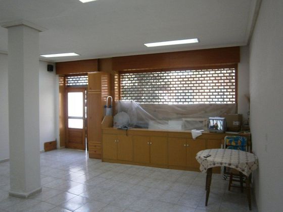 Foto 1 de Local en alquiler en Centro - Casco Antiguo de 74 m²