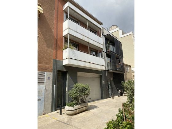 Foto 1 de Dúplex en venda a Centre - Cornellà de Llobregat de 2 habitacions amb terrassa i balcó