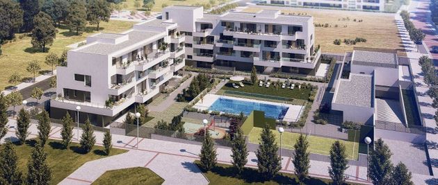 Foto 2 de Piso en venta en Arturo Eyres - La Rubia de 4 habitaciones con terraza y piscina