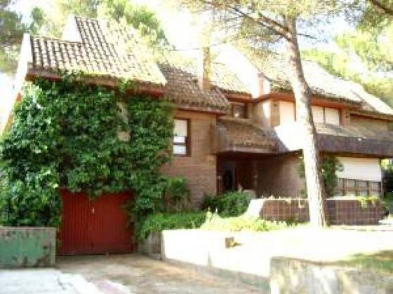 Foto 1 de Xalet en venda a Tudela de Duero de 5 habitacions amb terrassa i piscina