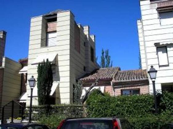 Foto 1 de Casa en venda a Arcas Reales - Pinar del Jalón de 5 habitacions amb terrassa i jardí