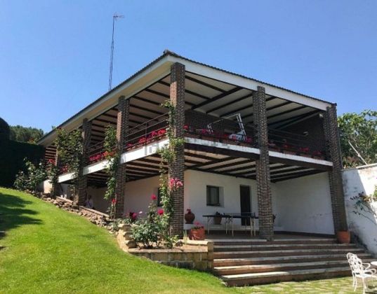 Foto 1 de Xalet en venda a Tudela de Duero de 6 habitacions amb terrassa i piscina