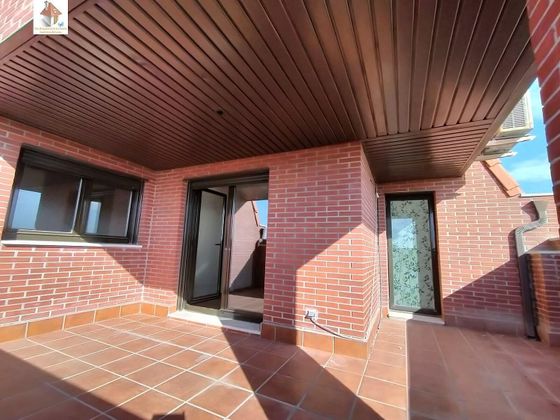 Foto 1 de Àtic en venda a El Quiñón de 4 habitacions amb terrassa i piscina