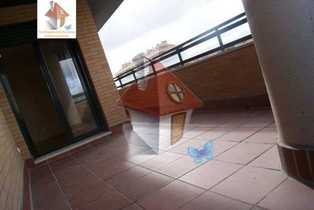 Foto 2 de Piso en venta en El Quiñón de 3 habitaciones con terraza y piscina