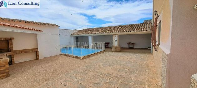 Foto 1 de Casa en venda a Casas de Guijarro de 4 habitacions amb piscina i calefacció