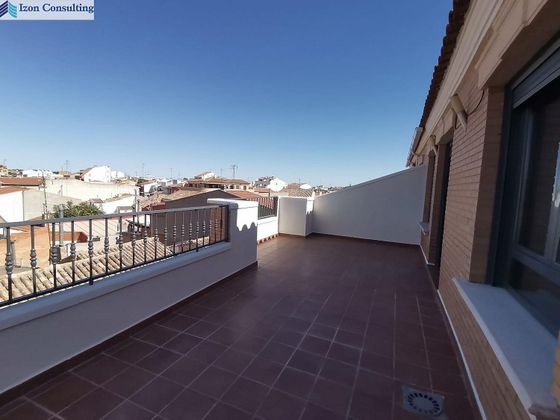 Foto 2 de Àtic en venda a Roda (La) de 3 habitacions amb terrassa i garatge
