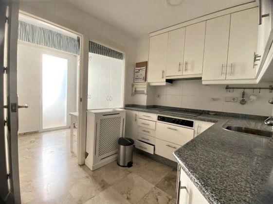 Foto 1 de Alquiler de piso en Carretas - Huerta de Marzo - La Pajarita de 1 habitación con garaje y muebles