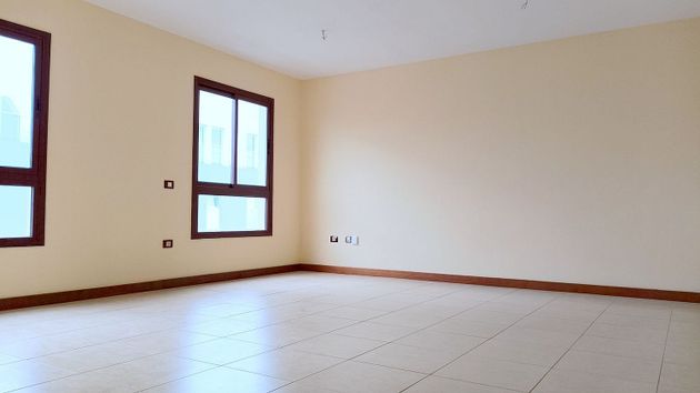 Foto 2 de Dúplex en venta en Longuera-Toscal de 3 habitaciones con terraza y garaje