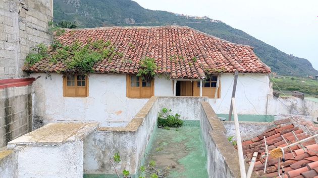 Foto 2 de Chalet en venta en Los Realejos-Icod El Alto de 8 habitaciones con terraza y garaje