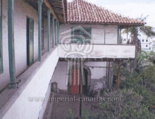 Foto 1 de Venta de casa rural en Garachico de 9 habitaciones con terraza y jardín