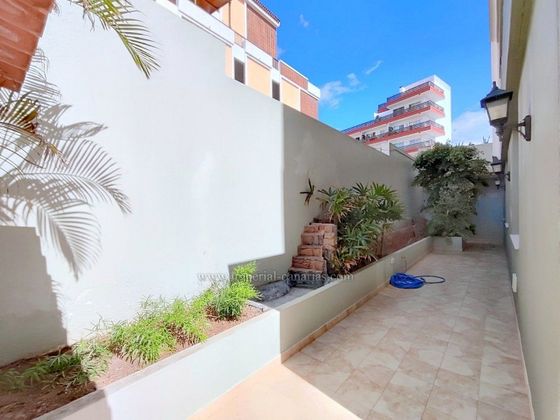 Foto 2 de Pis en venda a Playa Jardín de 3 habitacions amb terrassa i jardí