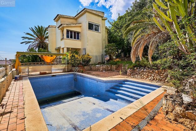 Foto 1 de Casa en venda a Montmar de 7 habitacions amb terrassa i piscina