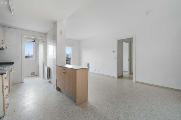 Foto 2 de Venta de piso en Estadi-Horta Vermella-Santa Anna de 2 habitaciones con terraza y ascensor