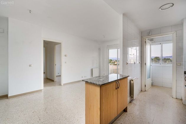 Foto 1 de Venta de piso en Estadi-Horta Vermella-Santa Anna de 2 habitaciones con balcón y calefacción