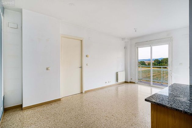 Foto 2 de Venta de piso en Estadi-Horta Vermella-Santa Anna de 2 habitaciones con balcón y calefacción