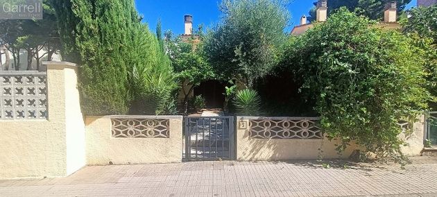 Foto 2 de Casa en venda a Escala, L´ de 3 habitacions amb terrassa i jardí