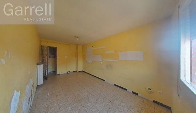 Foto 1 de Venta de piso en Estadi-Horta Vermella-Santa Anna de 3 habitaciones y 83 m²