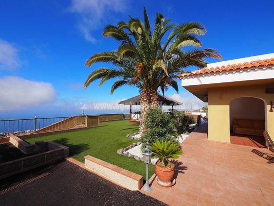 Foto 1 de Casa rural en venda a La Quinta - Taucho de 3 habitacions amb terrassa i piscina