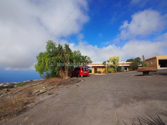 Foto 2 de Casa rural en venda a La Quinta - Taucho de 3 habitacions amb terrassa i piscina