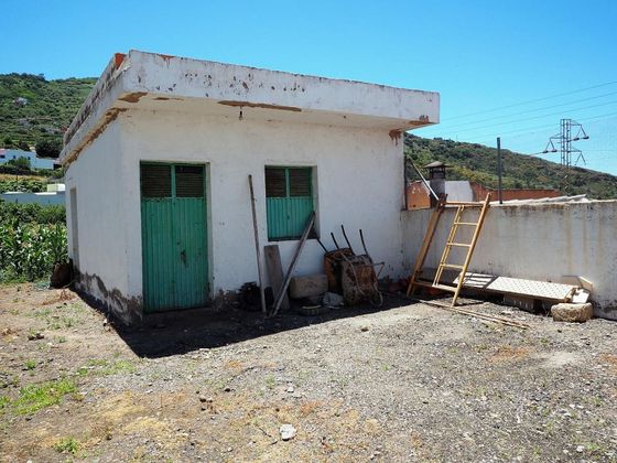 Foto 1 de Casa rural en venda a La Vega-El Amparo-Cueva del Viento de 1 habitació amb jardí