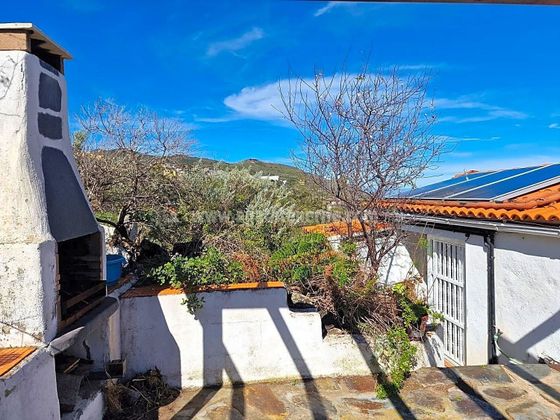 Foto 2 de Casa rural en venta en Tanque (El) de 3 habitaciones con terraza y jardín