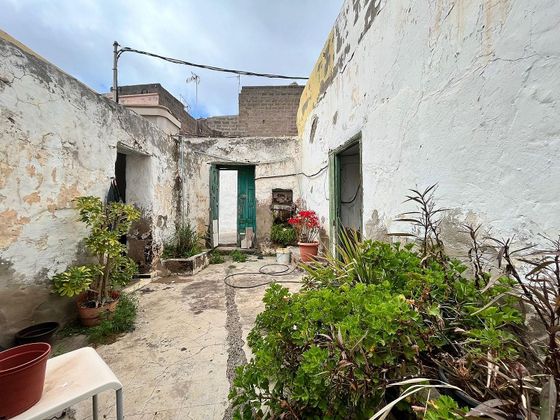 Foto 2 de Chalet en venta en Sequero de 2 habitaciones con terraza y jardín