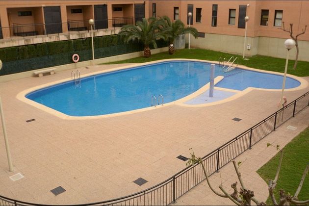 Foto 1 de Piso en venta en Centro - Gandia de 2 habitaciones con terraza y piscina