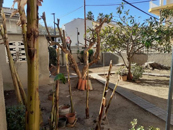 Foto 2 de Venta de casa en Miramar de 5 habitaciones con terraza y jardín