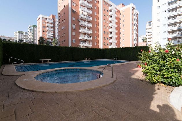 Foto 2 de Piso en venta en Playa de Gandia de 1 habitación con terraza y piscina