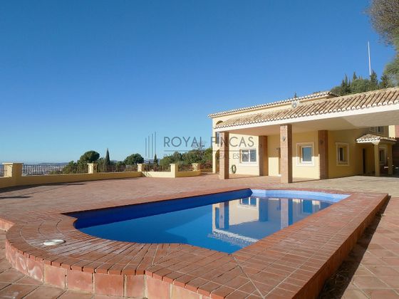 Foto 1 de Xalet en venda a Zona el Higuerón de 4 habitacions amb terrassa i piscina