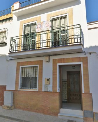 Foto 1 de Casa adossada en venda a Valencina de la Concepción de 3 habitacions amb terrassa i balcó