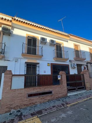 Foto 2 de Casa adossada en venda a Sanlúcar la Mayor de 4 habitacions amb terrassa i balcó