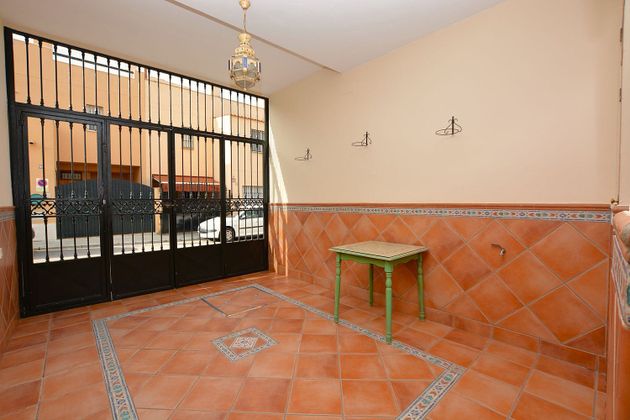 Foto 2 de Casa adossada en lloguer a Puebla del Río (La) de 4 habitacions amb terrassa i mobles