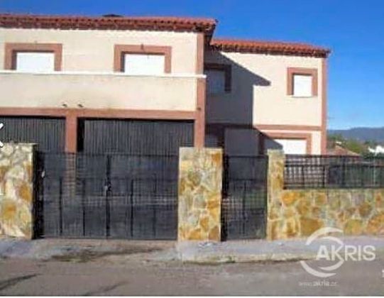 Foto 1 de Casa en venta en Escalona de 4 habitaciones con garaje y jardín