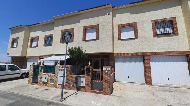 Foto 1 de Casa adosada en venta en Magán de 4 habitaciones con terraza y garaje