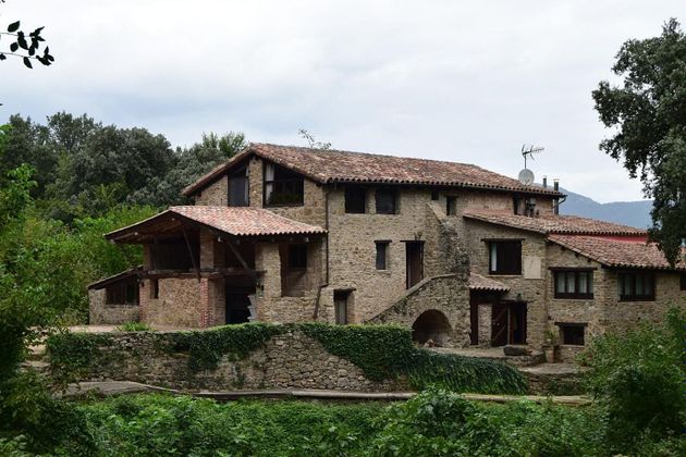 Foto 1 de Casa rural en venda a Santa Pau de 12 habitacions amb terrassa i piscina