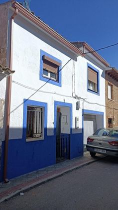 Foto 1 de Casa adossada en venda a Quintanar de la Orden de 2 habitacions amb garatge