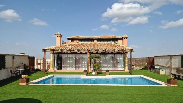 Foto 2 de Xalet en venda a Layos de 6 habitacions amb terrassa i piscina