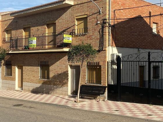 Foto 1 de Xalet en venda a Gálvez de 5 habitacions amb terrassa i garatge