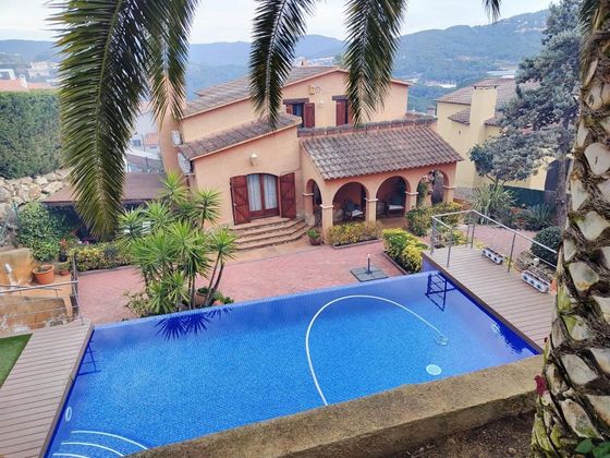 Foto 1 de Chalet en venta en Puigventós de 5 habitaciones con terraza y piscina