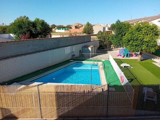 Foto 2 de Xalet en venda a Miguel Esteban de 4 habitacions amb piscina i garatge