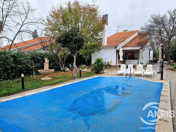 Foto 1 de Xalet en venda a Olías del Rey de 4 habitacions amb terrassa i piscina