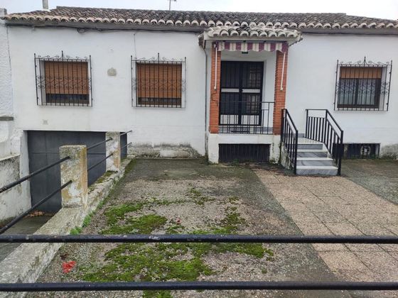 Foto 1 de Casa en venta en Puebla de Montalbán (La) de 3 habitaciones con terraza y calefacción