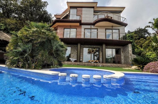 Foto 1 de Xalet en venda a Roca Grossa - Serra Brava de 6 habitacions amb terrassa i piscina