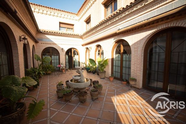Foto 1 de Casa en venda a Yuncos de 8 habitacions amb terrassa i piscina